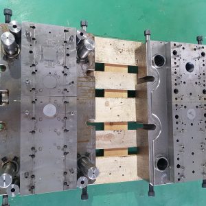 Khuôn Đột Dập kim loại