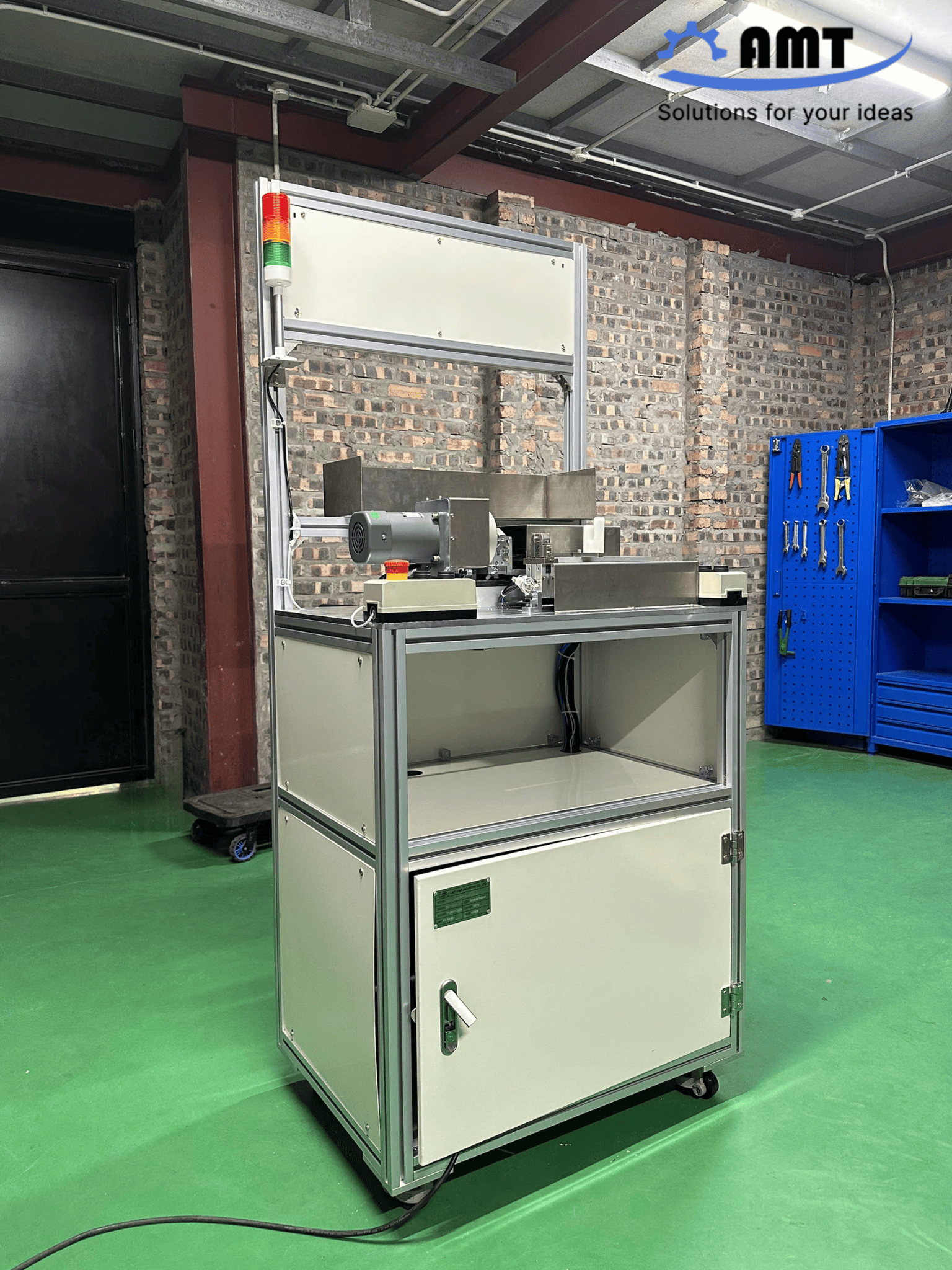 AMT VINA thiết kế và chế tạo máy lắp ráp dây điện bán tự động theo nhu cầu thực tế của khách hàng.
